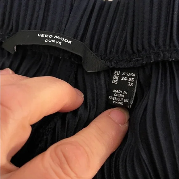 VERO MODA Navy Blue Pleated Wide Leg Pants size 3X - Picture 3 of 10